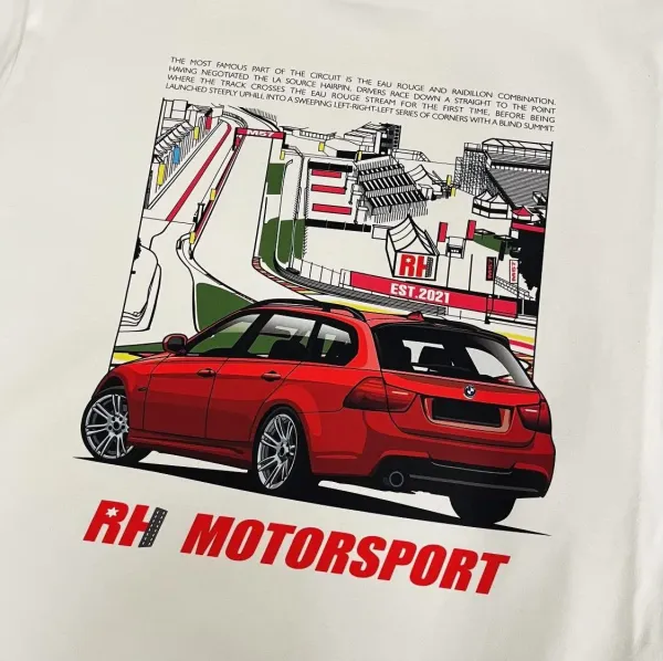 RH Motorsport-shirt bedrukt met een illustratie van een rode wagen