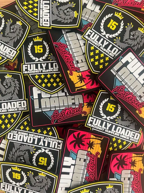 Stapel custom patches voor Fully Loaded Airsoft